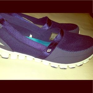SKECHERS women EZ Flex sz. 9